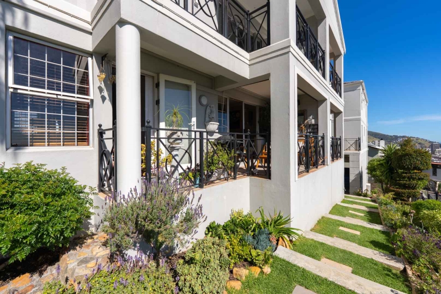 2 Bedroom Property for Sale in Devils Peak Western Cape